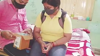 Risky naked girl meet with delivery man at home - nude delivery