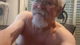 Chatting and Wanking With a Few Days Load