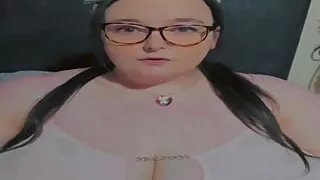 Fat Flower Goddess Can Suck Her Tits