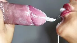 CLOSE UP: Amazing blowjob. I broke the condom to suck all the cum