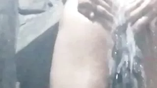 Cumshot hCreamipe my big ass bathroom