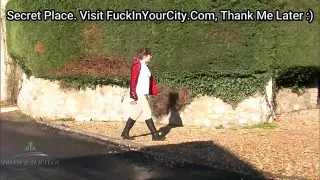 Behaartes Amateurgirl beim Masturbieren