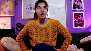 Vends-ta-panties - Gorgeous French dominatrix allows you to worship all parts of her body and