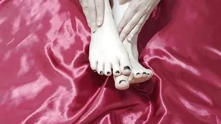 Turning me on while rub my feets with cream