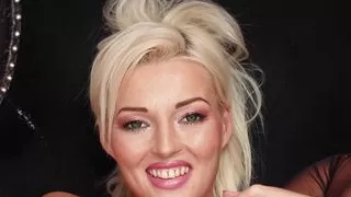 Blonde Babe Lovita Fate Masturbates in Fully Fashioned Stockings