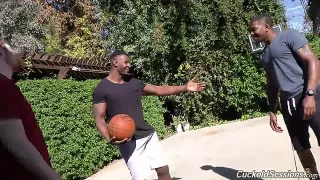 Zwei BBCs ficken das blonde Girl