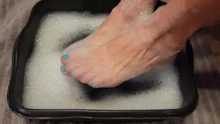 Soapy Foot Bubble Bath - Soaking My Sweaty Feet After A Long Day