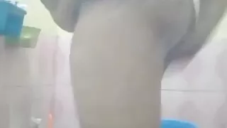 Chubby filipino daddy taking a bath and using panty for work