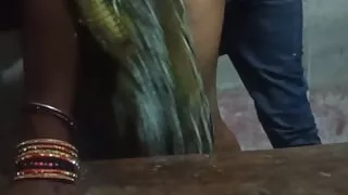 Khade khade piche se bhabhi ki gand me dal diya