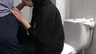 Afghani immigrant lets black Sainsbury's coworker cum in her mouth