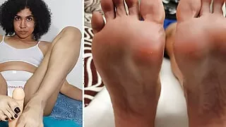 My cute feet giving you a Footjob