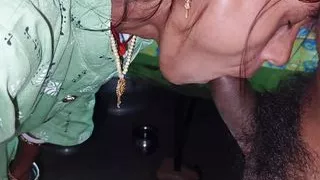 Up ki girlfriend Shila pandit mera room par aakar mera our mera dost ka land chusha