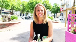 Julie, 30 years old, executive assistant in Lyon!