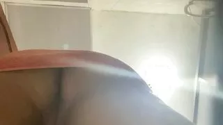 debajo de falda a mi hermanastra