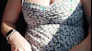 Married with cuckold sucking in the car
