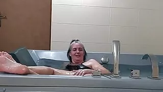 Lonely Relaxation in the Jacuzzi