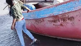 Desi hot Indian girl beach sex video