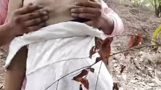 Desi indian girl in field sex enjoy