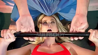 Stunning Milf Andi Avalon Pulls Her Leggings Down And Sits On Her Personal Trainer's Face - MYLF