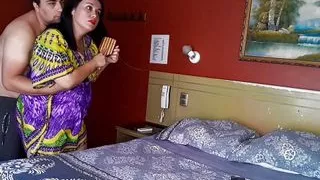 I seduce my stepmother to fuck her while we are alone at home