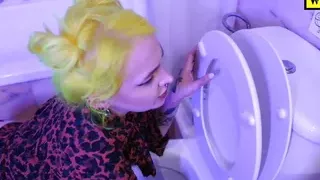 Dirty Talk: I Teach You How to Clean the Toilet