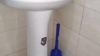 I cum in washroom 4 time to finger my pussy