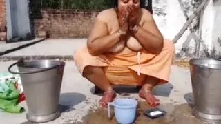 Big breasted aunty shows paradise