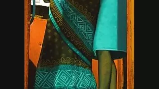 Bangladeshi big ass beautiful saree aunty midnight fuck with her stepsons in kitchen