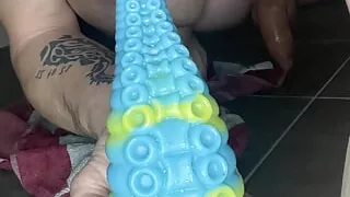 I'm testing my new  dildo