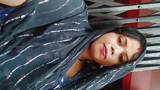 Shoti huye bhabhi ke chudayi,ian Village bhabhi ki chudayi video Indian bhabhi ko thuk laga ke chudayi video , Indian aunty ki c