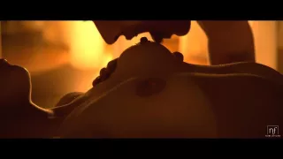 Erotischer Sex bei Kerzenschein