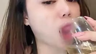 Cici Colmek in the bathroom using a dildo spurted a lot