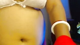 Sexy desi girl shows her hot and big boobs wearing a bra.