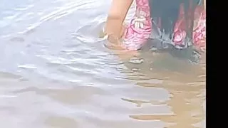Srilankan village girl bathing natural tank.srilankan outside sex.asian sexy girl bath time.sexy video srilankan