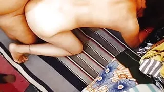 Neetu ne raat me suhagrat manaya padosi ke saath