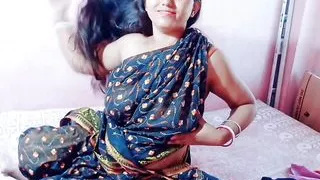 invite my stepcousin to play and she ends up playing with my cock