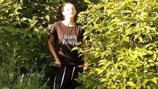 Risky public female masturbation in nature - Lesbian-candys