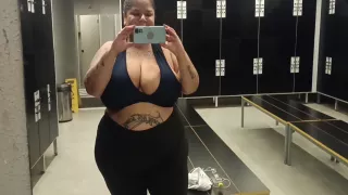 Mary Jhuana - Bbw Exibida No Banheiro Da Academia 6 Min
