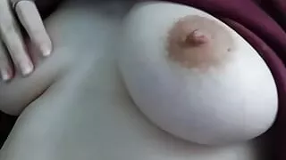 Je me touche mes Gros seins. Follow me for more contents