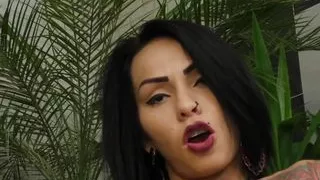 Trans Knockout Nicolly Pantoja Jerks Off While Having Machine Sex