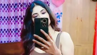 ????????best Sexy Figure Bhabhi Showing Deep Navel And Big Boobs