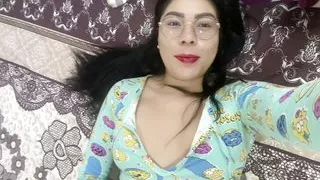 Sakurayen masturbates in her kitchen, gets so wet that he sticks his fingers in her tight pussy