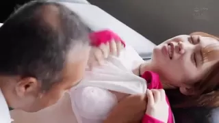 04475,A woman who screams in agony