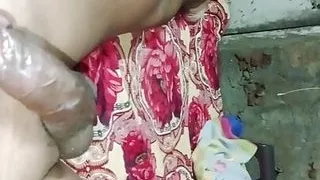 Ghar mein kapde utarkar biwi ko choda