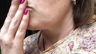 Pissy mommy making lemonade for her dirty boys