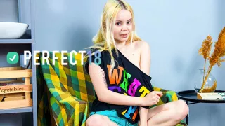 Rebecca Nikson Slowly Sliding her Fingers in for Perfect18