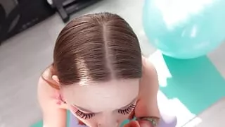 She Did Morning Exercises and He Cum on Face