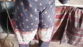 Pakistani Delivery Boy Homemade Girl Sex with Pizza Only