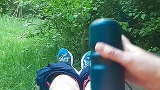 Making me cum in a park