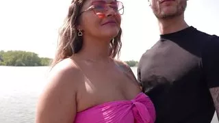 Outdoor sex with curvy Gaby for Passie.nl